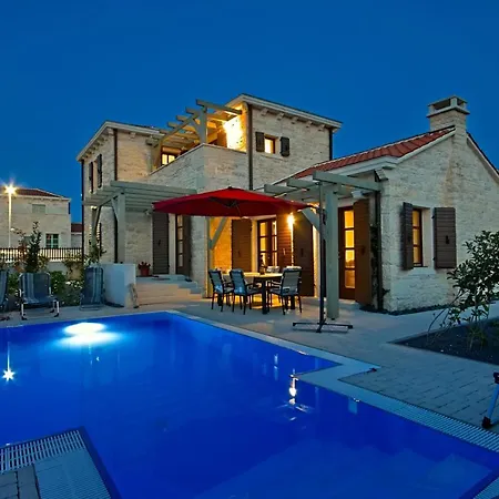 Βίλα Zephyra Μεντουλίν